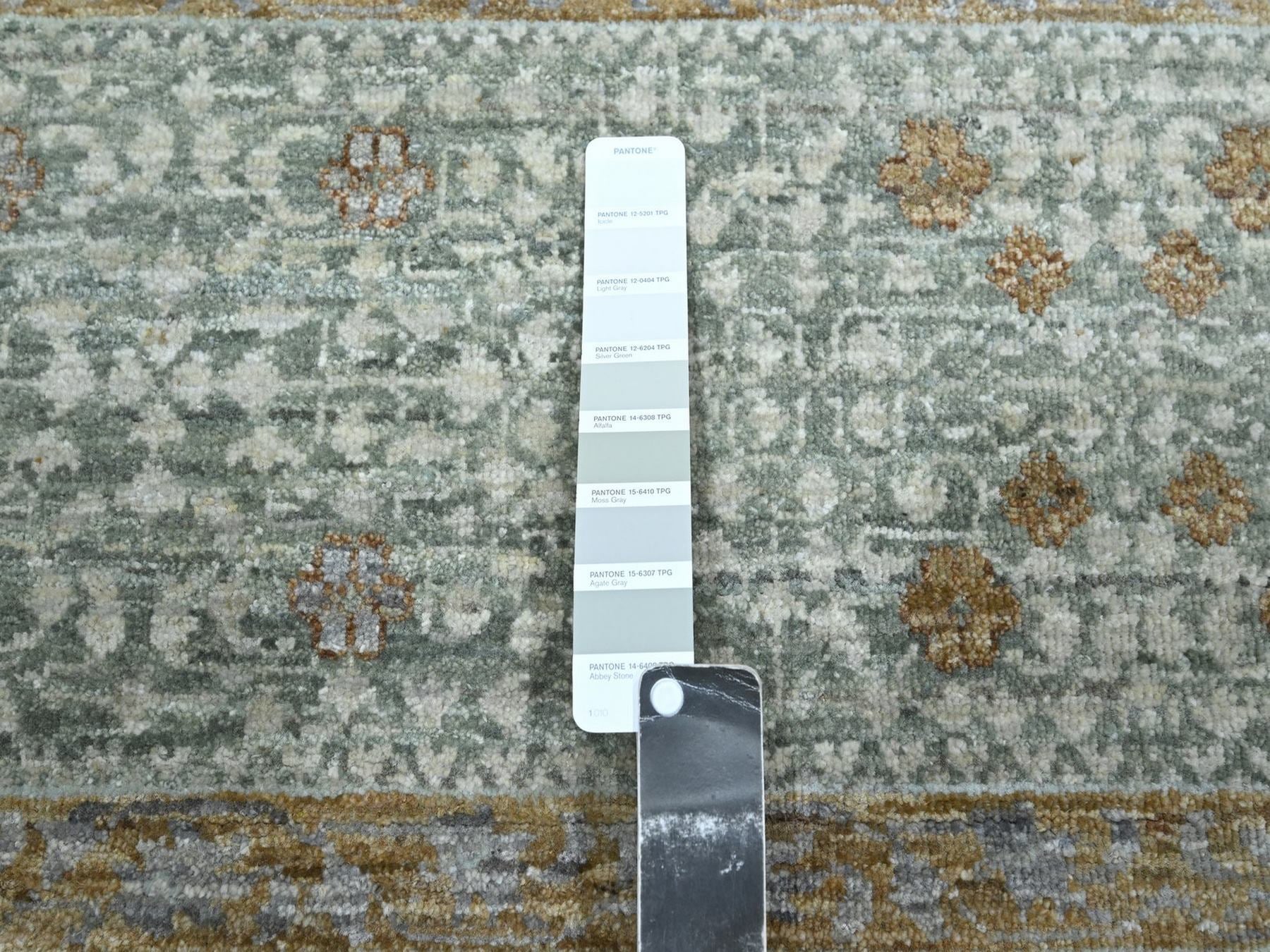 Mamluk Mamluk hand-knotted wool rug in Green, 8' x 10' — SKU O077105 (view 7)