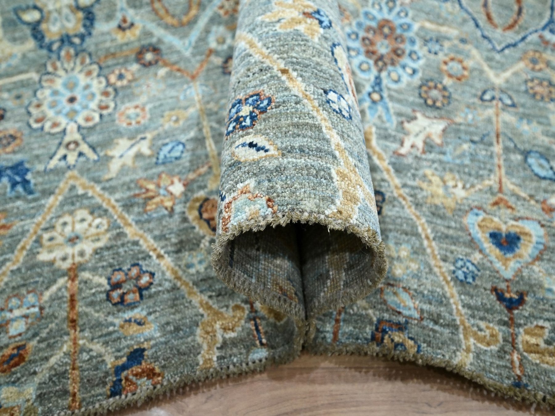 Agra Oushak hand-knotted wool rug in Green, 8'1" x 10'1" — SKU O077106 (view 5)