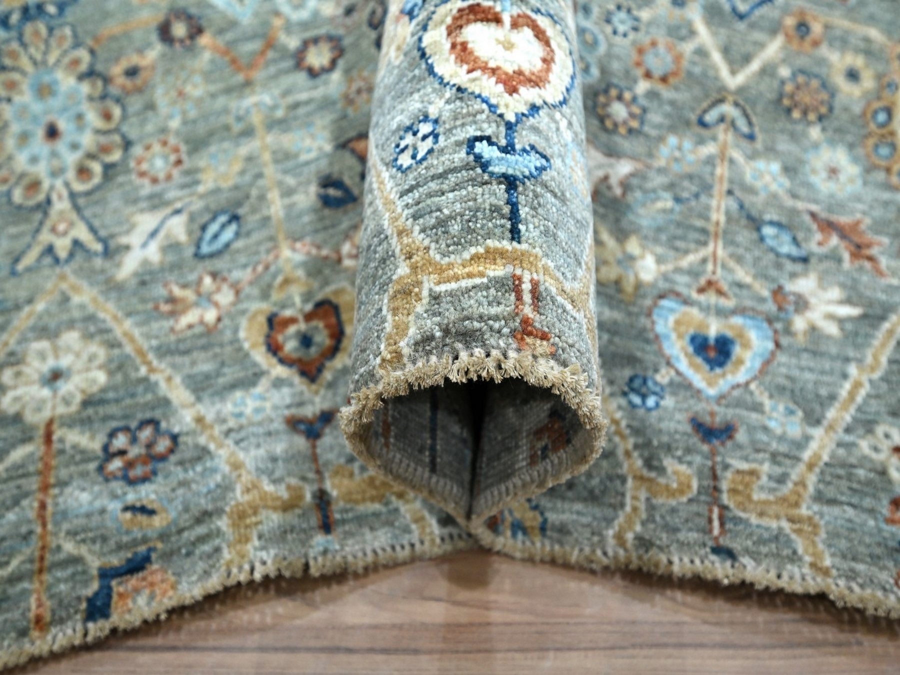 Agra Oushak hand-knotted wool rug in Green, 8'1" x 10' — SKU O077107 (view 5)