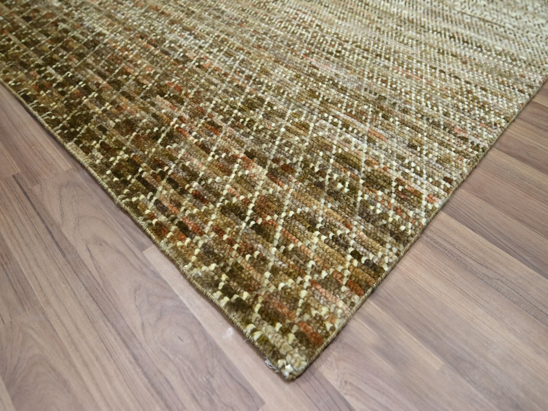 Modern / Contemporary hand-knotted wool rug in Brown, 8'1" x 10' — SKU O077108 (view 6)