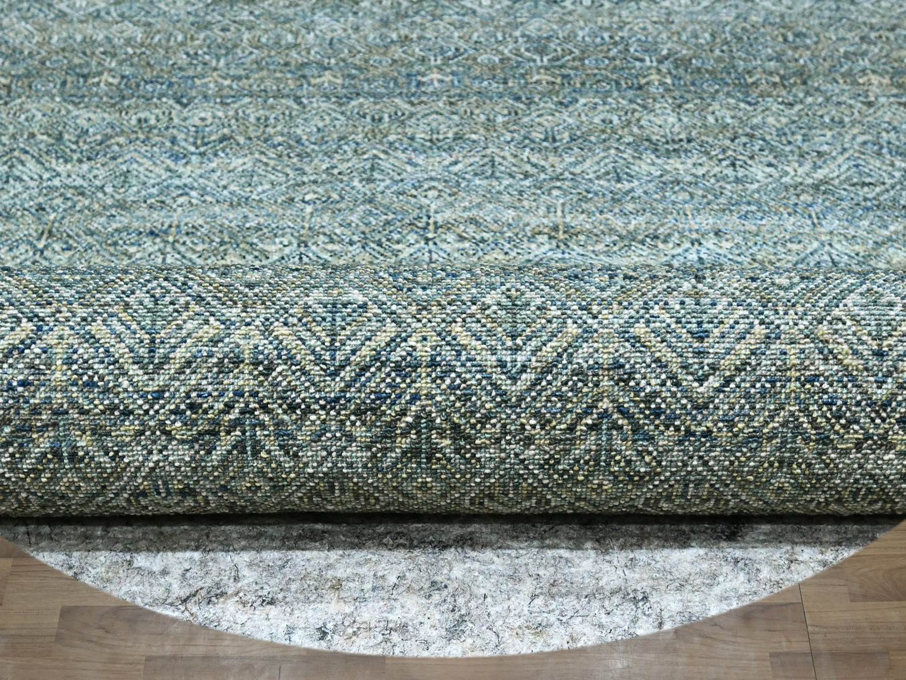 Modern / Contemporary hand-knotted wool rug in Blue, 7'11" x 7'11" — SKU O077111 (view 4)