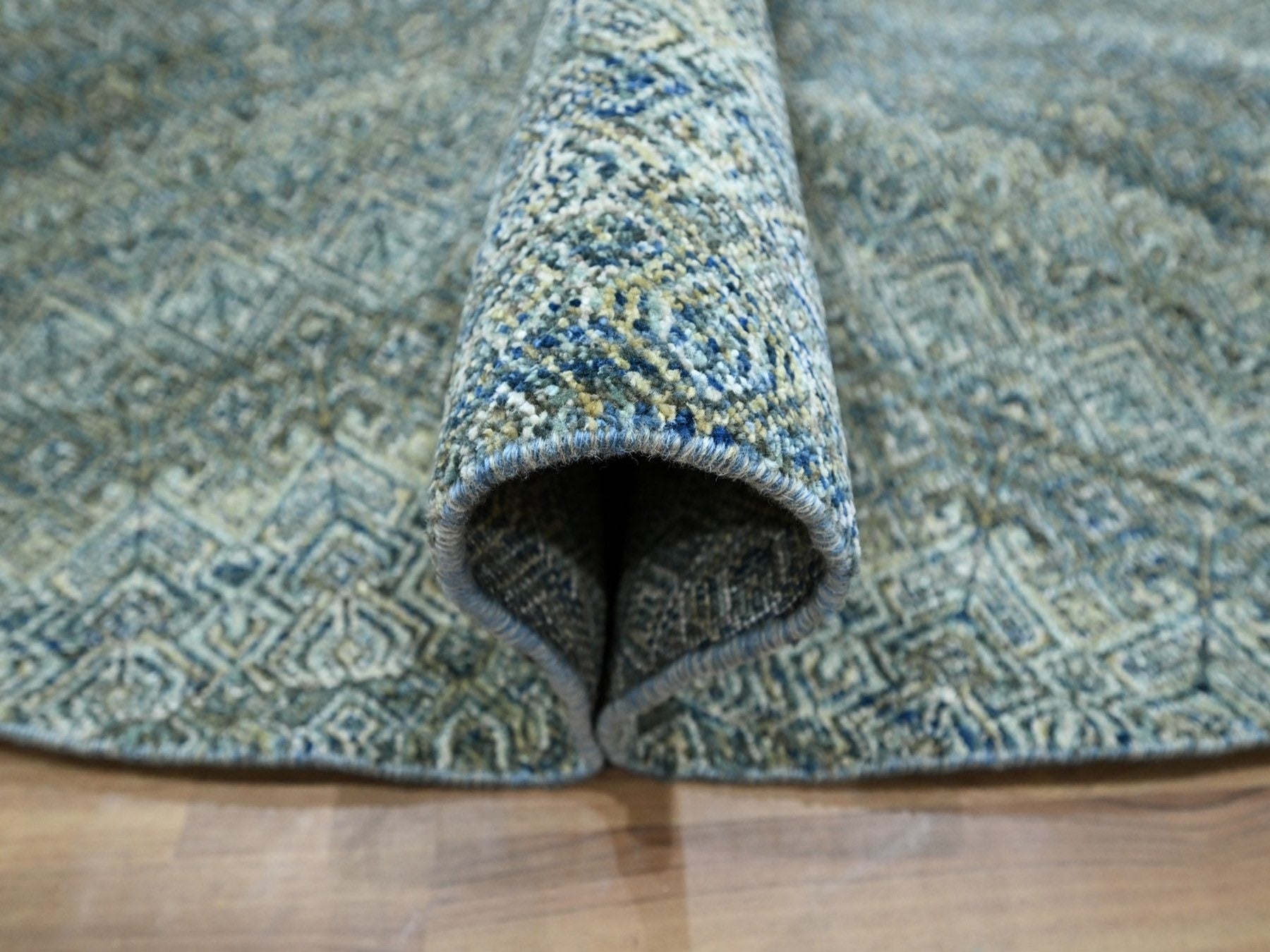 Modern / Contemporary hand-knotted wool rug in Blue, 7'11" x 7'11" — SKU O077111 (view 5)