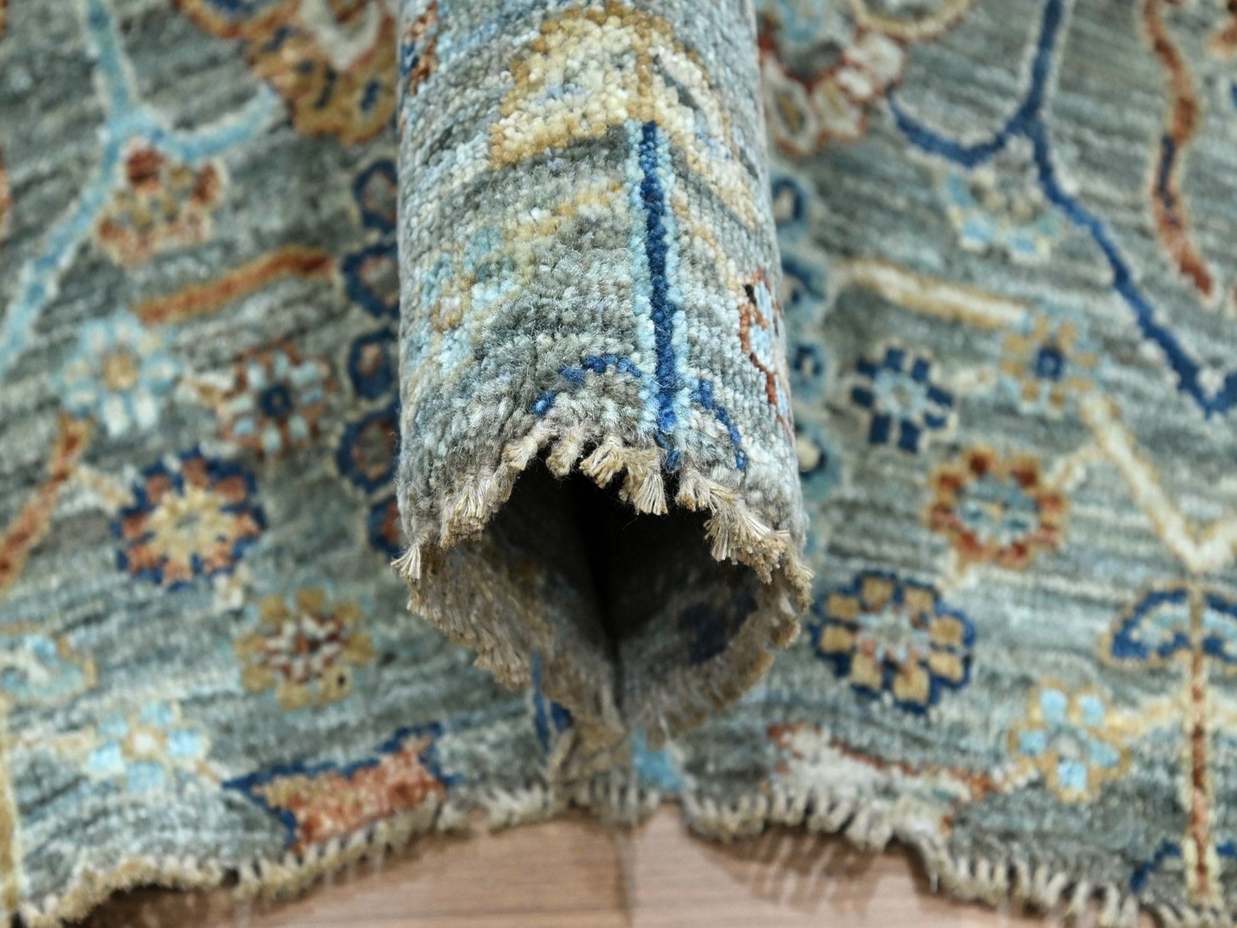 Agra Oushak hand-knotted wool rug in Green, 6'1" x 8'11" — SKU O077112 (view 5)