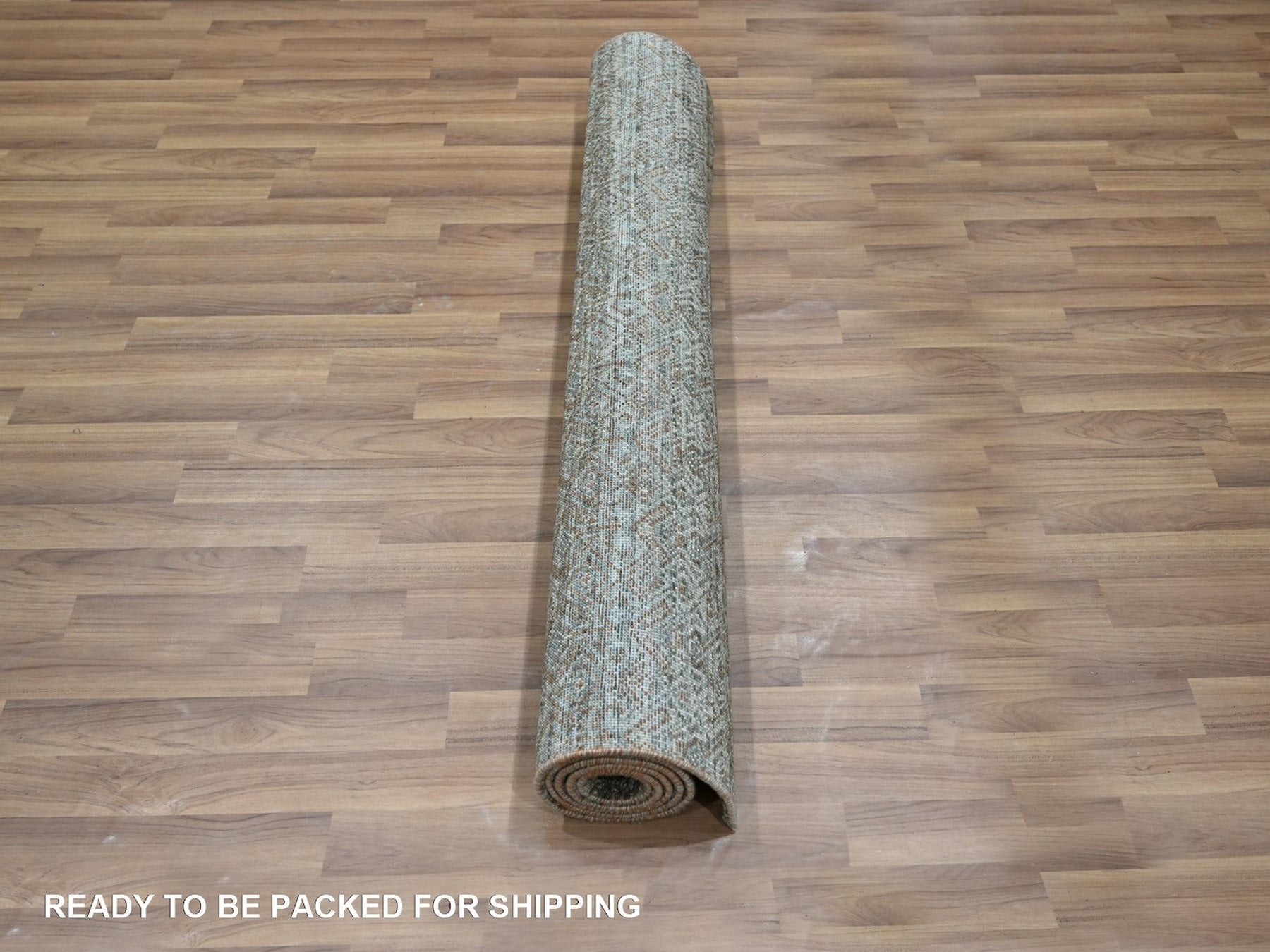 Modern / Contemporary hand-knotted wool rug in Green, 4'1" x 6'1" — SKU O077115 (view 5)