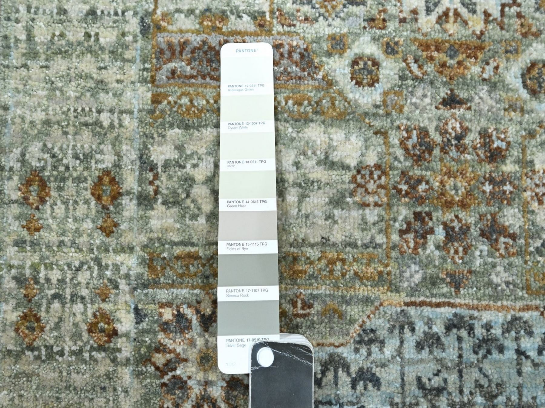 Mamluk Mamluk hand-knotted wool runner in Green, 2'6" x 6'1" — SKU O077117 (view 4)