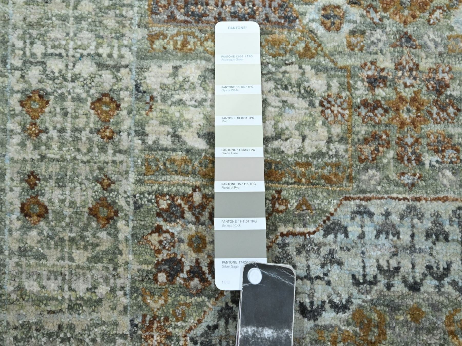 Mamluk Mamluk hand-knotted wool runner in Green, 2'6" x 6'1" — SKU O077118 (view 4)