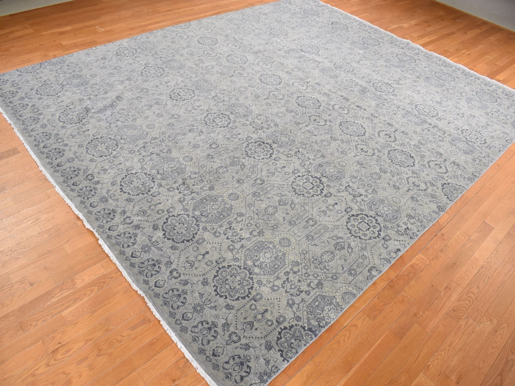 Transitional hand-knotted wool rug in Gray, 11'10" x 14'9" — SKU O078007 (view 3)