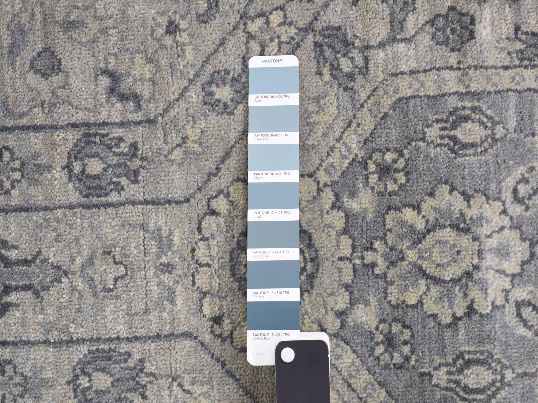Transitional hand-knotted wool rug in Gray, 11'10" x 14'9" — SKU O078007 (view 7)