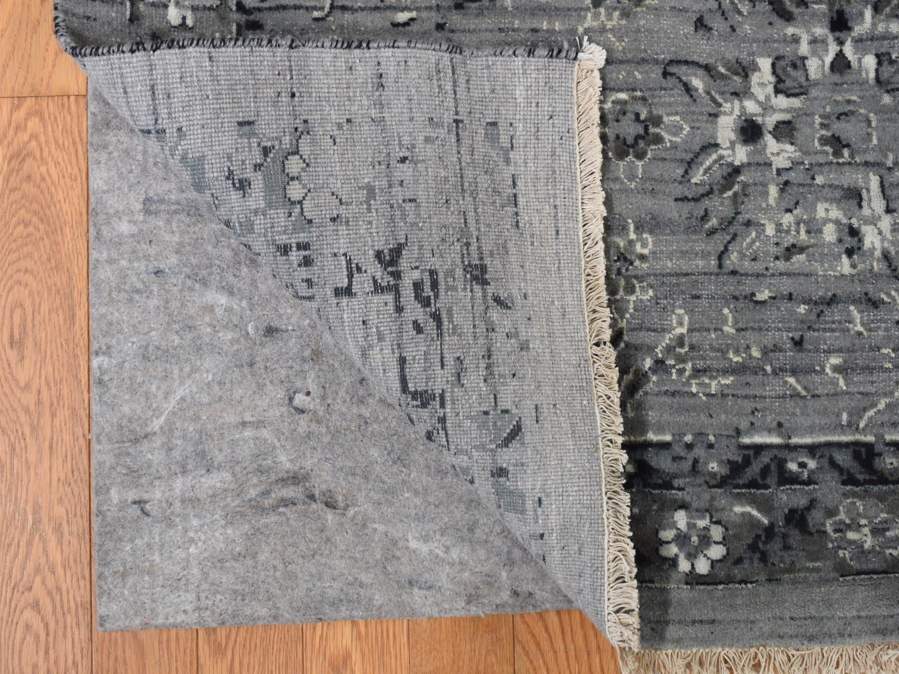 Transitional hand-knotted wool rug in Gray, 12'1" x 17'7" — SKU O078008 (view 4)