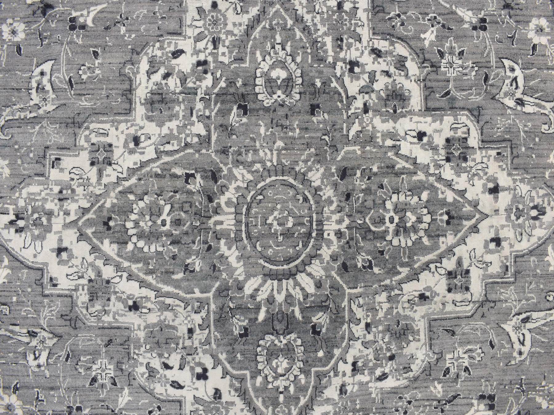 Transitional hand-knotted wool rug in Gray, 12'1" x 17'7" — SKU O078008 (view 8)