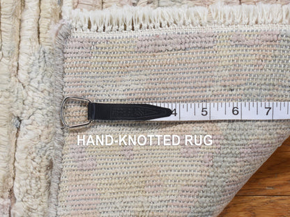 Modern / Contemporary hand-knotted wool/silk rug in Ivory, 2'0" x 2'0", SKU O078018