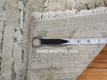Modern / Contemporary hand-knotted wool/silk rug in Ivory, 2'0" x 2'0", SKU O078020