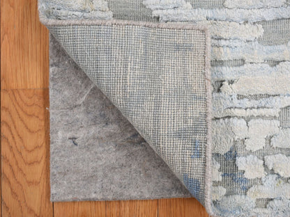 Modern / Contemporary hand-knotted wool/silk rug in Ivory, 2'0" x 2'0", SKU O078025