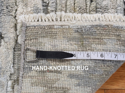 Modern / Contemporary hand-knotted wool/silk rug in Green, 2'0" x 2'0", SKU O078026