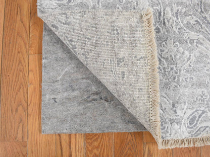 Grey 2'7" x 5'10" Transitional Hand knotted Wool/Silk Rug - Sku: O078042