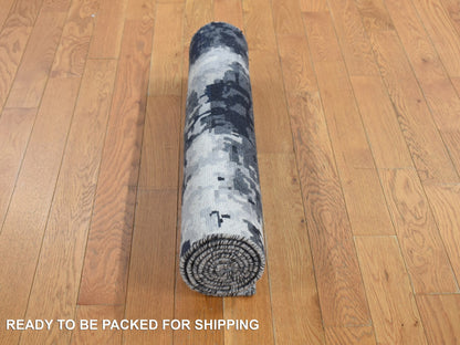 Grey 2'7" x 5'9" Modern / Contemporary Hand knotted Wool/Silk Rug - Sku: O078051