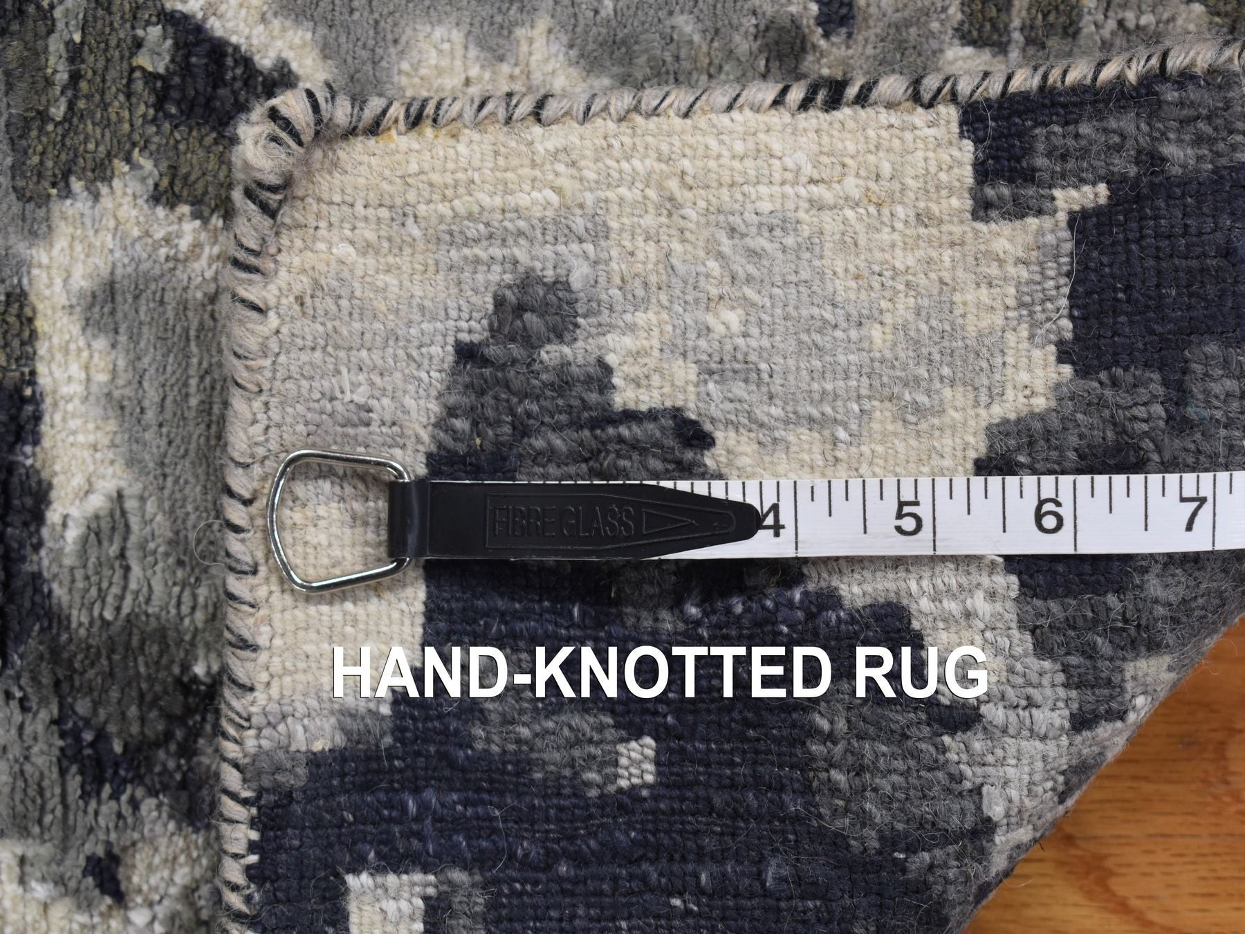 Modern / Contemporary hand-knotted wool/silk rug in Gray, 2'7" x 5'9", SKU O078051
