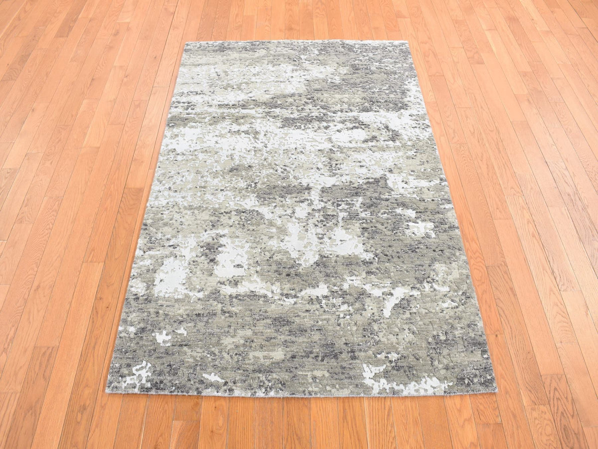 Modern / Contemporary hand-knotted wool/silk rug in Green, 4'0" x 6'0", SKU O078078