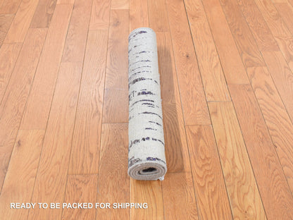 Grey 2'0" x 3'2" Modern / Contemporary Hand knotted Wool/Silk Rug - Sku: O078104