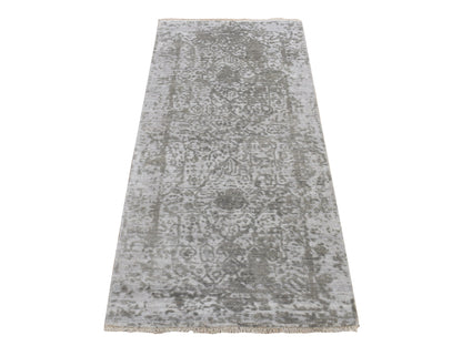 Grey 2'7" x 6'0" Transitional Hand knotted Wool/Silk Rug - Sku: O078117