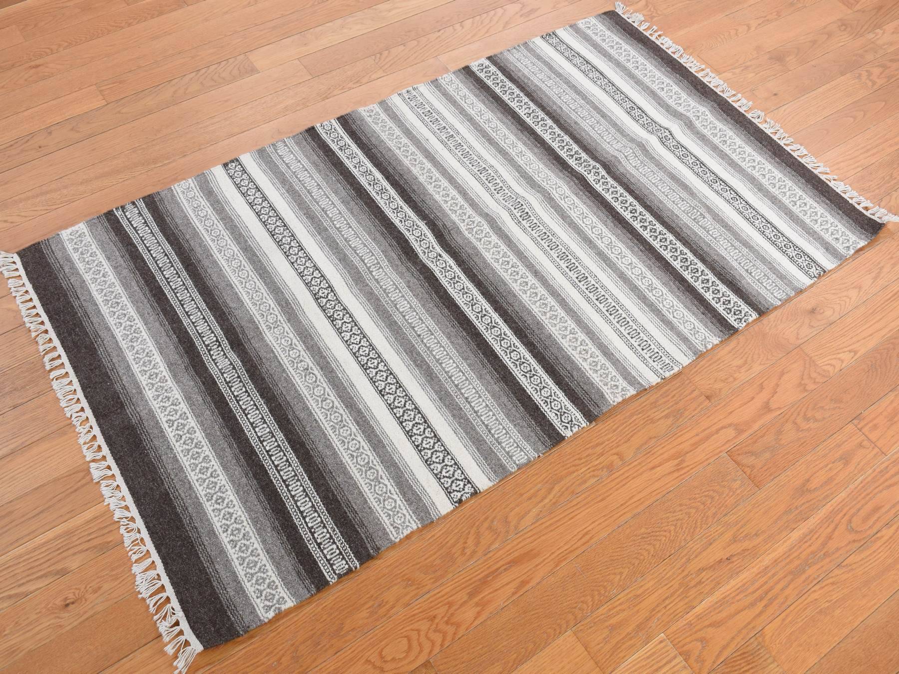 Flatweave / Kilim hand-knotted wool rug in Gray, 3'0" x 5'2", SKU O078143