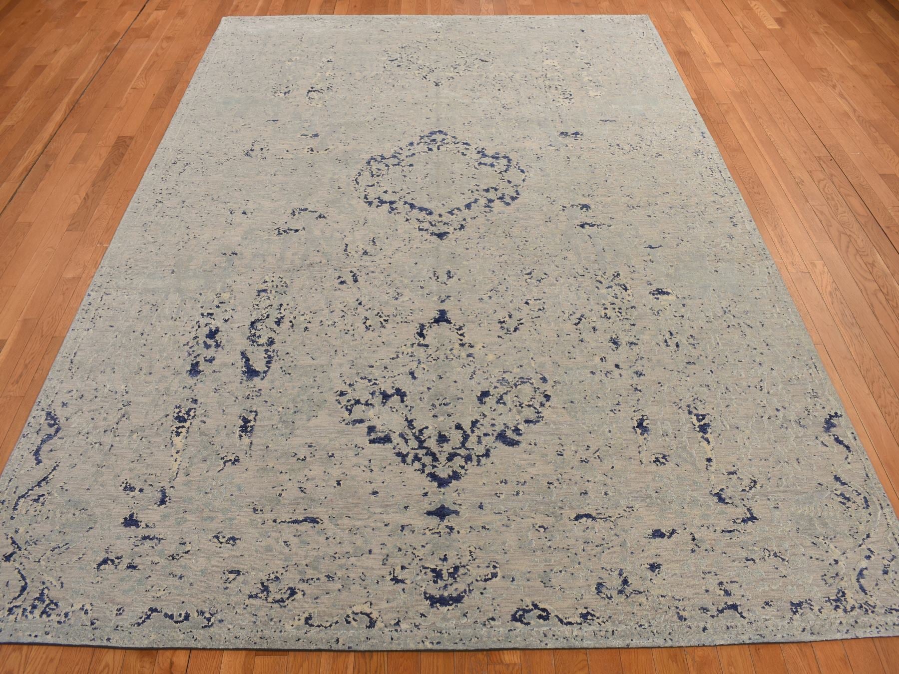 Transitional hand-knotted wool/silk rug in Blue, 8'8" x 12'1", SKU O078158