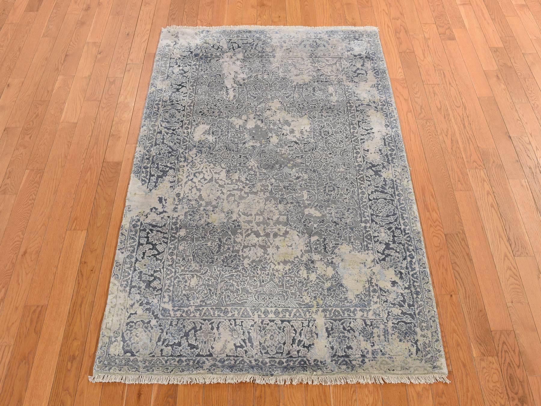 Transitional hand-knotted wool rug in Blue, 4'0" x 6'0", SKU O078222