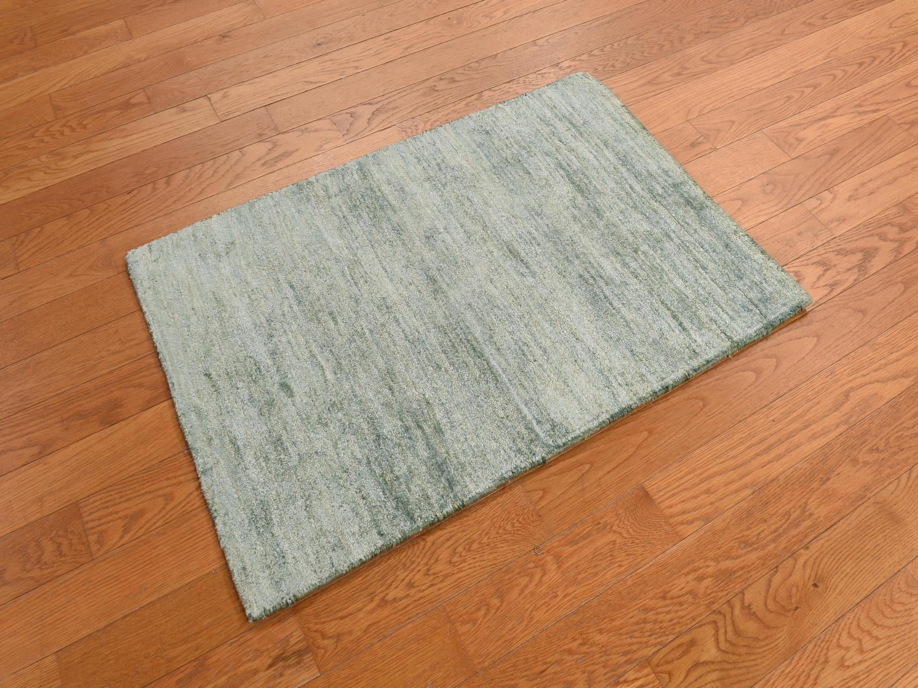 Modern / Contemporary hand-knotted silk rug in Green, 2'0" x 3'0", SKU O078292
