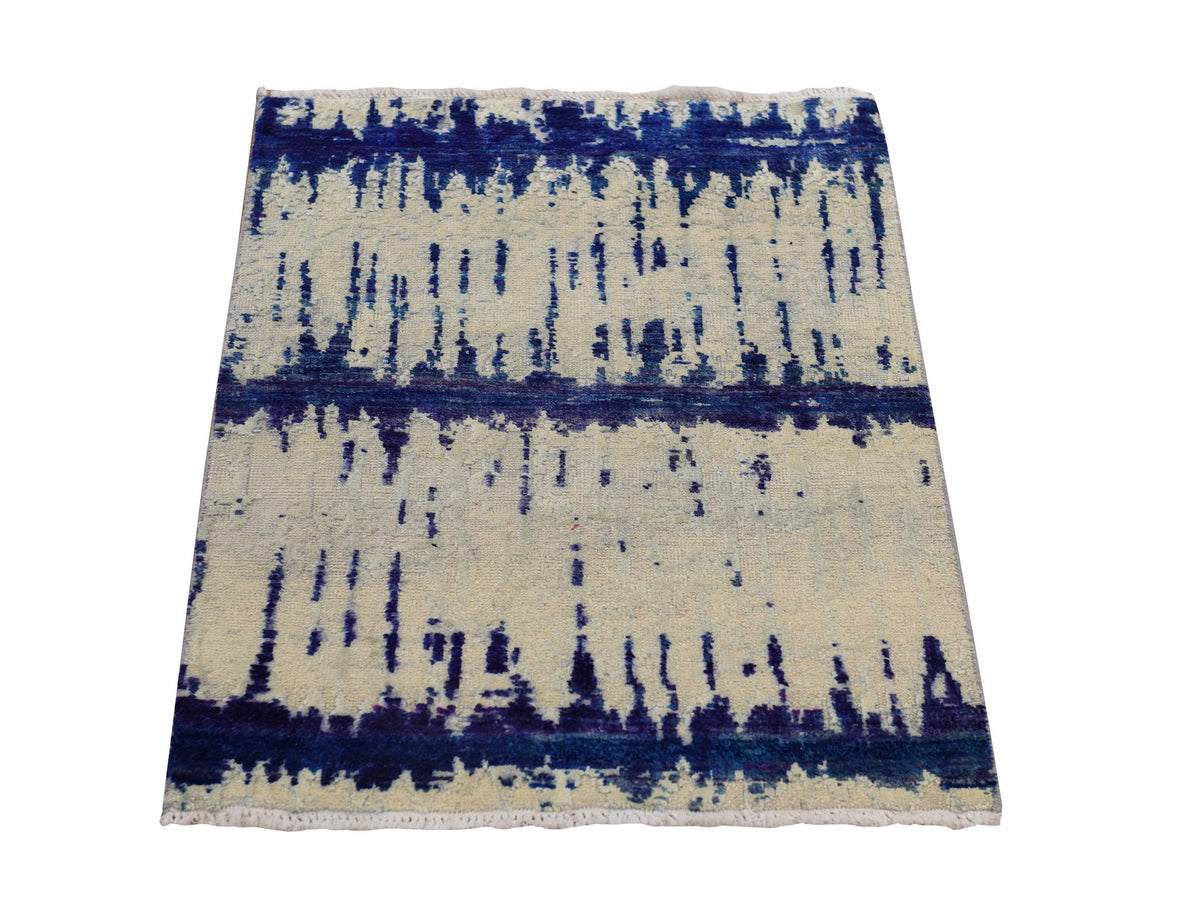 Modern / Contemporary hand-knotted wool/silk rug in Ivory, 2'0" x 3'0", SKU O078360