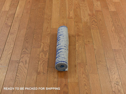 Modern / Contemporary hand-knotted wool/silk rug in Ivory, 2'0" x 3'0", SKU O078360
