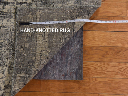 Modern / Contemporary hand-knotted wool rug in Gray, 6' x 9' — SKU O078390 (view 8)