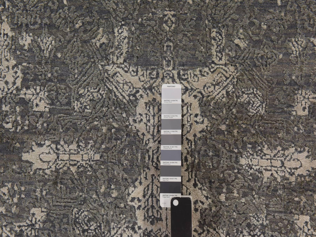 Modern / Contemporary hand-knotted wool/silk rug in Gray, 6'1" x 9'2" — SKU O078391 (view 5)