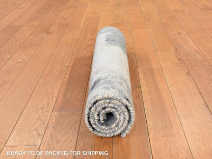 Black 2'0" x 3'0" Modern and Contemporary Hand knotted Wool/Silk Rug - Sku: O078402