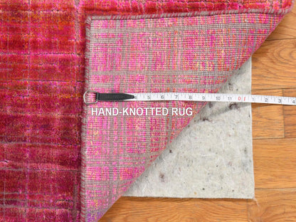 Modern / Contemporary hand-knotted sari silk rug in Red, 1'6" x 2' — SKU O078442 (view 4)