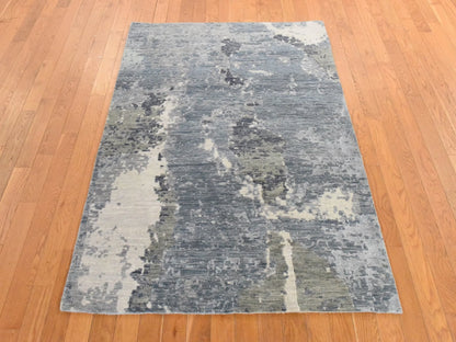 Modern / Contemporary hand-knotted wool rug in Gray, 4' x 6' — SKU O078459 (view 2)