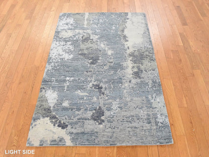 Modern / Contemporary hand-knotted wool rug in Gray, 4' x 6' — SKU O078459 (view 3)