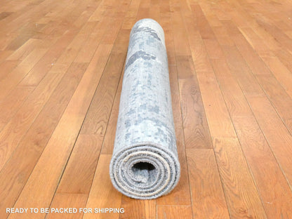 Modern / Contemporary hand-knotted wool rug in Gray, 4' x 6' — SKU O078459 (view 8)