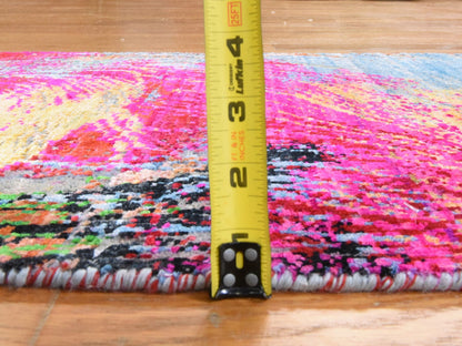 Modern / Contemporary hand-knotted sari silk rug in Pink, 2' x 3'1" — SKU O078470 (view 5)