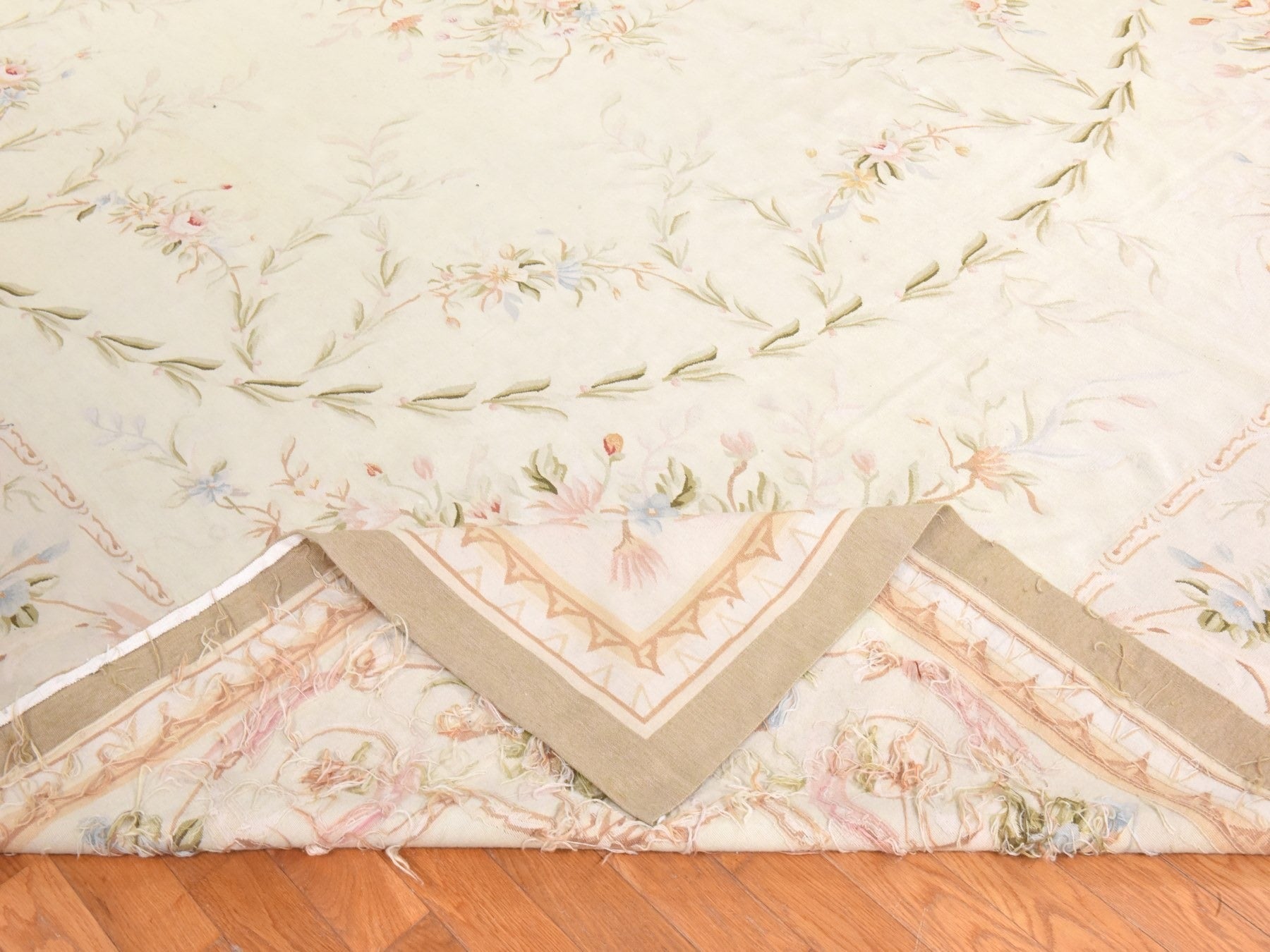 Aubusson Flat-Weave hand-knotted wool rug in Ivory, 11'9" x 15' — SKU O078514 (view 6)