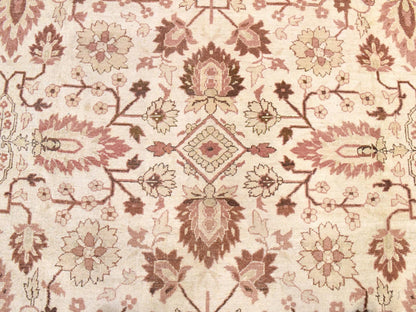 Agra Antique hand-knotted wool rug in Ivory, 10'7" x 14'1" — SKU O078518 (view 5)