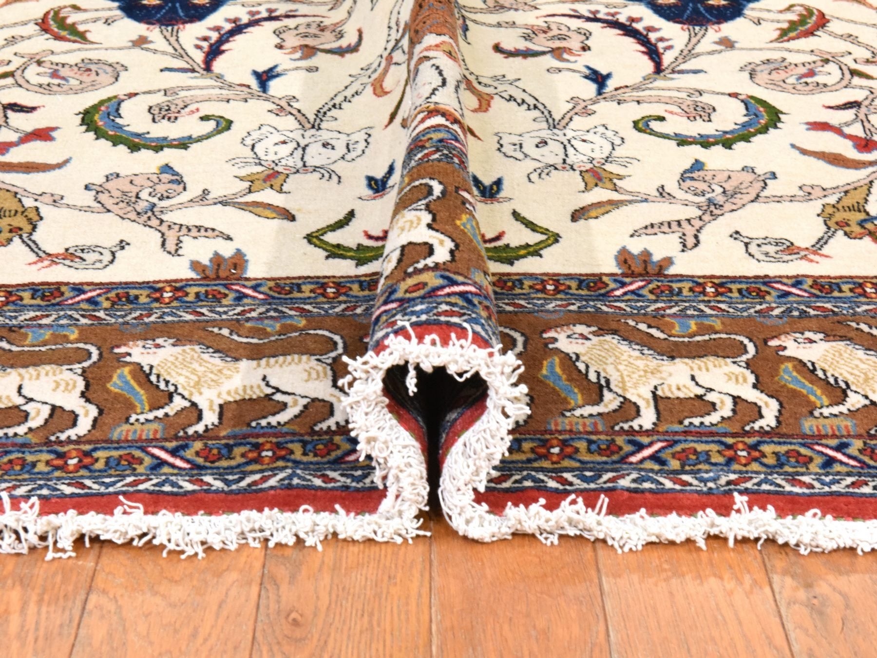 Vintage hand-knotted wool rug in Ivory & Brown, 6' x 9'5" — SKU O078523 (view 6)