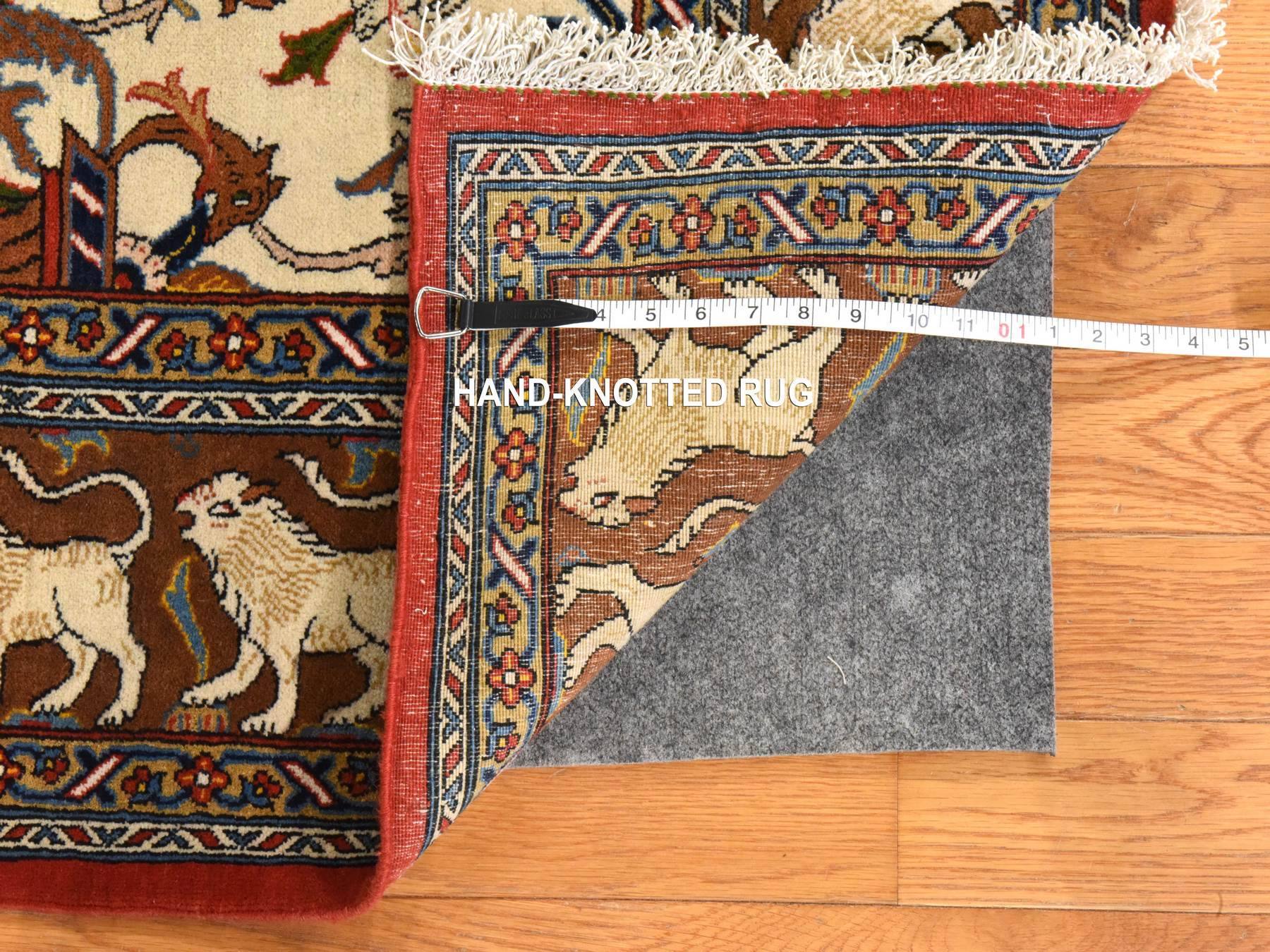 Vintage hand-knotted wool rug in Ivory & Brown, 6' x 9'5" — SKU O078523 (view 7)