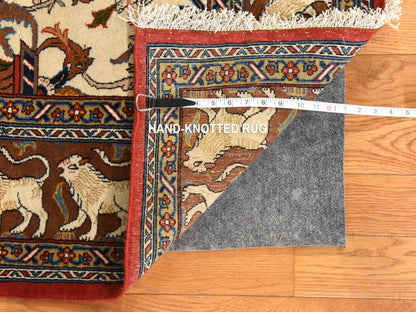 Vintage hand-knotted wool rug in Ivory & Brown, 6' x 9'5" — SKU O078523 (view 7)