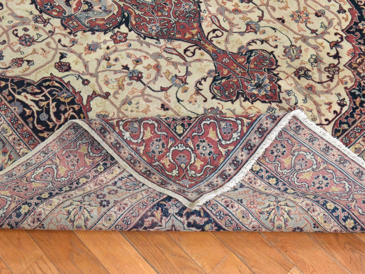 Sivas Vintage hand-knotted wool rug in Ivory & Red, 6'6" x 10'2" — SKU O078546 (view 6)