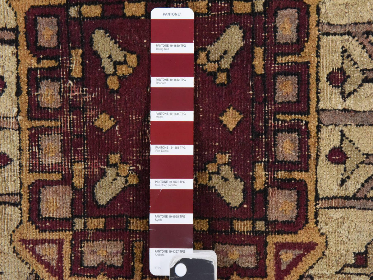 Heriz Antique hand-knotted wool rug in Red, 8'6" x 11'3" — SKU O078561 (view 5)
