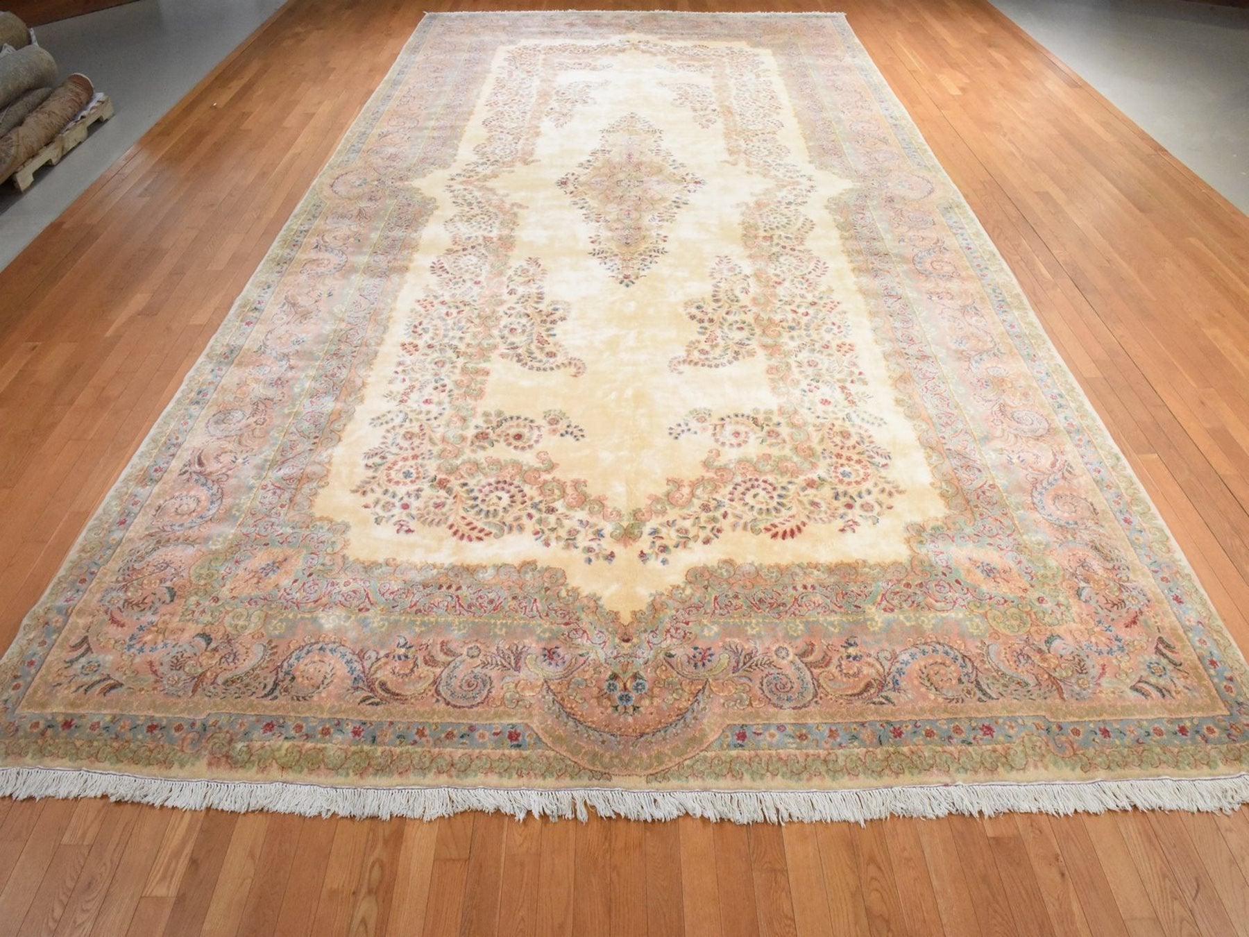Vintage hand-knotted wool rug in Ivory & Pink, 11'7" x 22'2" — SKU O078567 (view 2)
