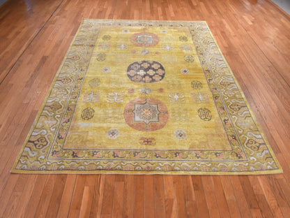 Khotan Khotan hand-knotted silk rug in Yellow, 7'11" x 10'3" — SKU O078575 (view 2)
