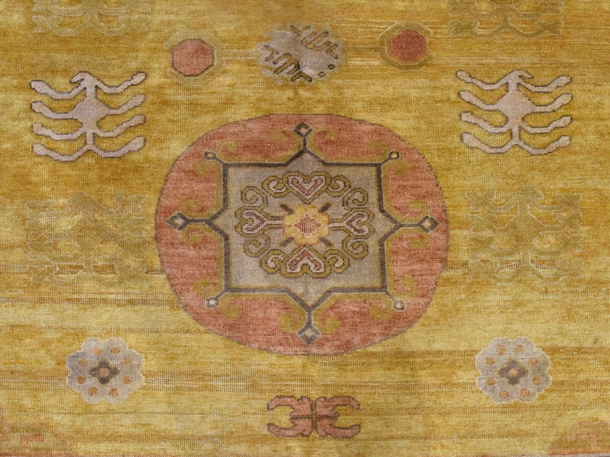 Khotan Khotan hand-knotted silk rug in Yellow, 7'11" x 10'3" — SKU O078575 (view 5)