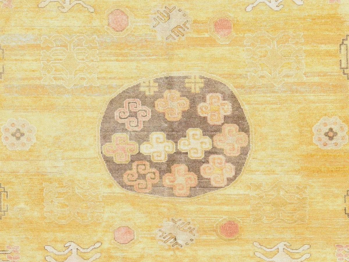 Khotan Khotan hand-knotted silk rug in Yellow, 7'11" x 10'3" — SKU O078575 (view 6)