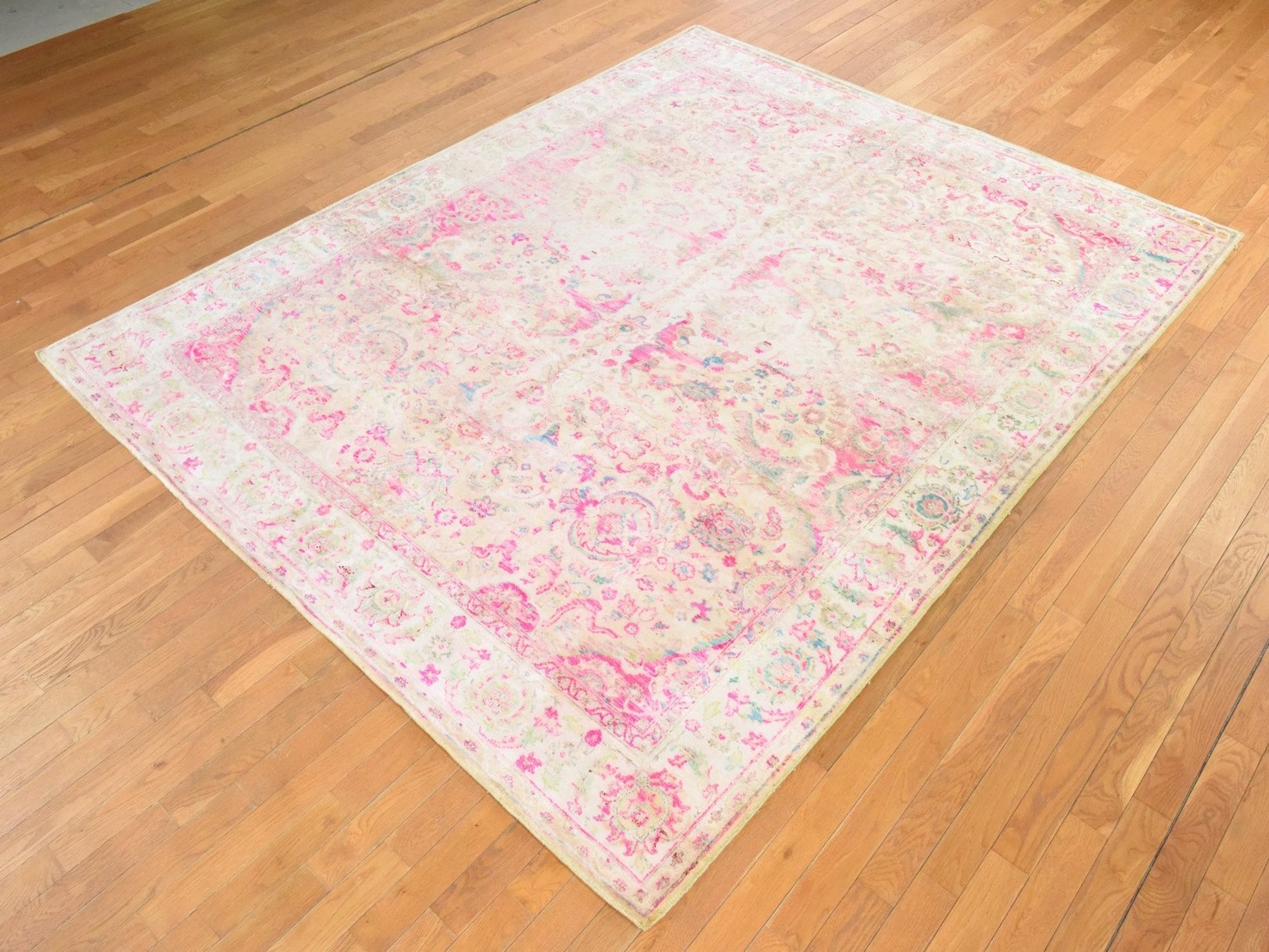 Amritsar Transitional hand-knotted silk rug in Pink, 7'11" x 10' — SKU O078582 (view 4)